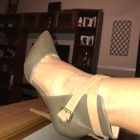 Olive green high heels - Picture 4 of 8